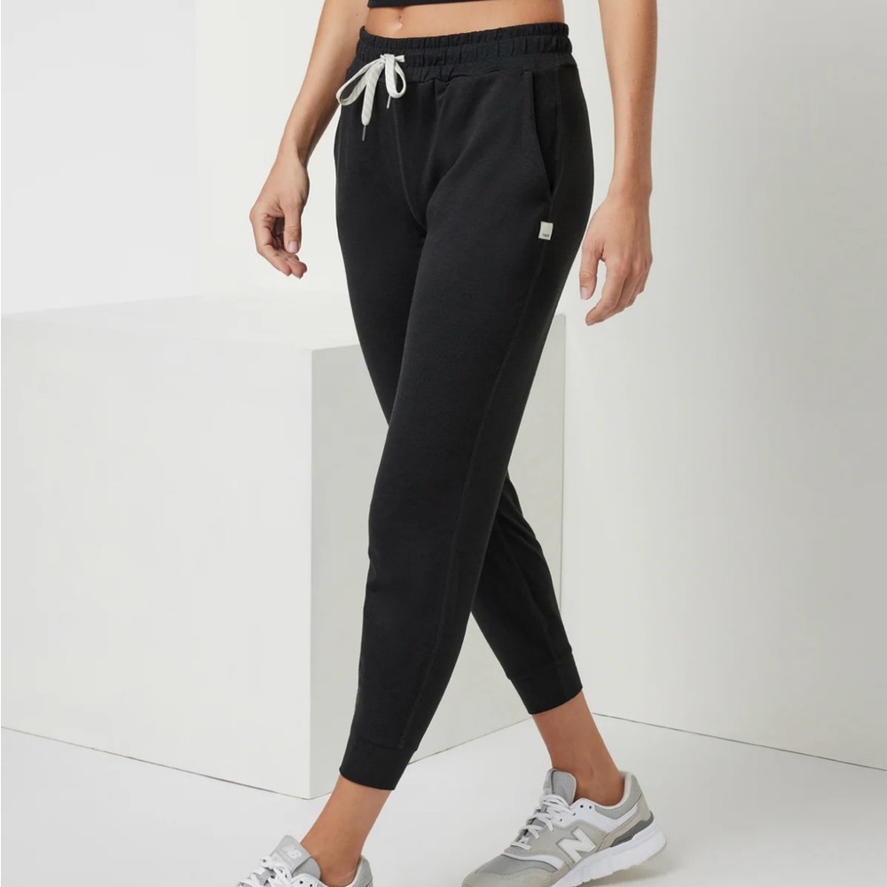 Vuori joggers, size small, black